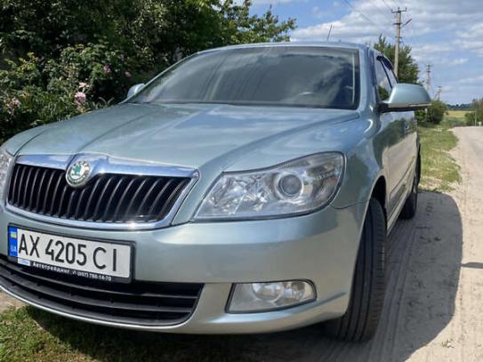 Skoda Octavia                         2010г. в рассрочку