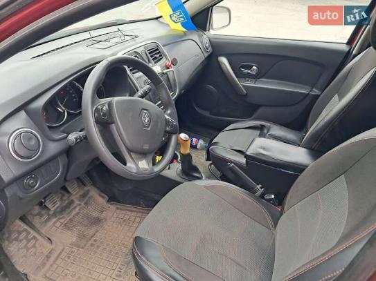 Renault Sandero                         2013г. в рассрочку