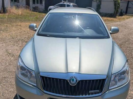 Skoda Octavia                         2011г. в рассрочку