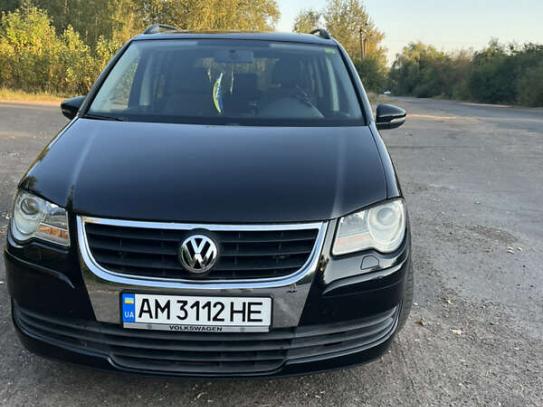 Volkswagen Touran 2009г. в рассрочку