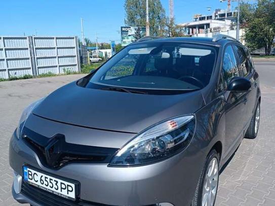 Renault Grand scenic                    2014г. в рассрочку