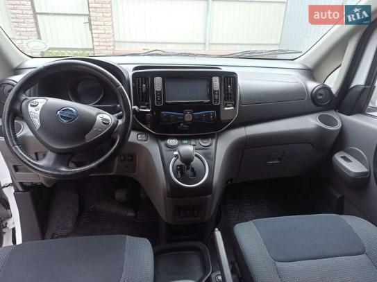 Nissan E-nv200 2015г. в рассрочку