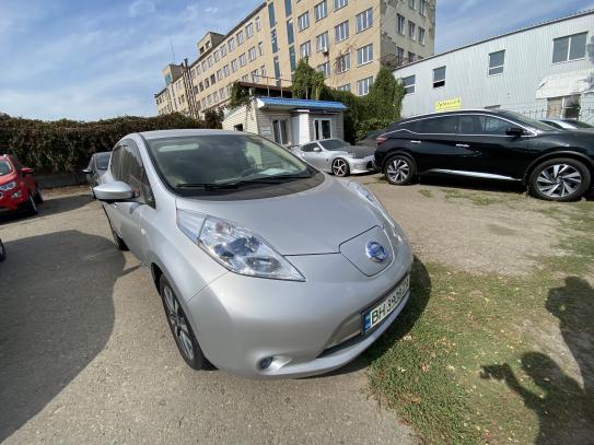 Nissan Leaf 2017г. в рассрочку