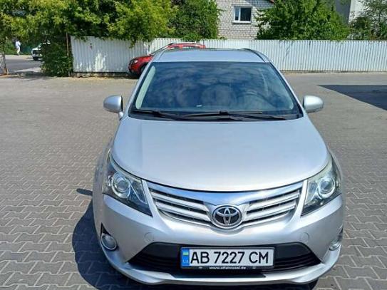 Toyota Avensis 2013р. у розстрочку