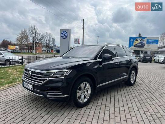 Volkswagen Touareg                         2018г. в рассрочку