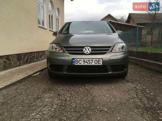 Volkswagen Golf 2005р. у розстрочку