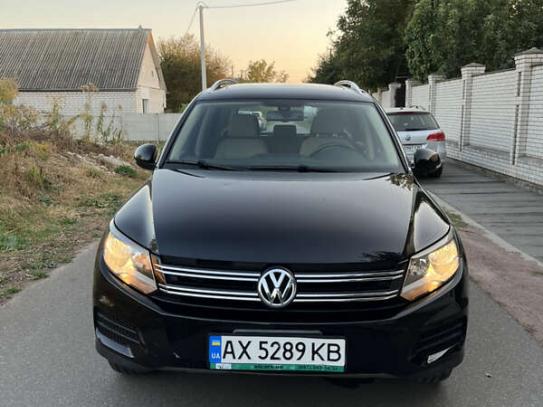 Volkswagen Tiguan
                          2016г. в рассрочку