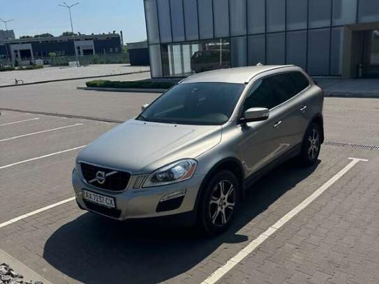 Volvo Xc60                            2013г. в рассрочку