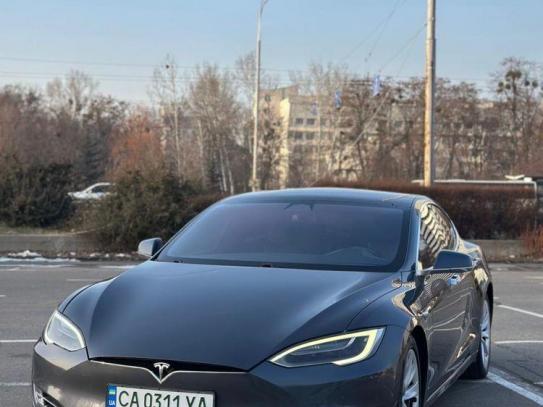 Tesla Model s
                         2017г. в рассрочку