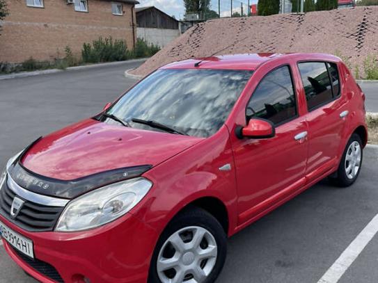 Dacia Sandero 2009г. в рассрочку