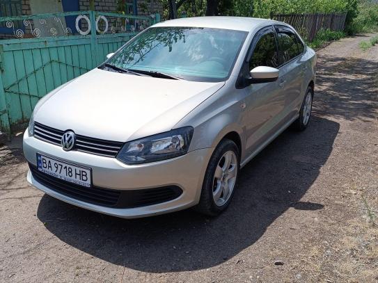Volkswagen Polo                            2011г. в рассрочку