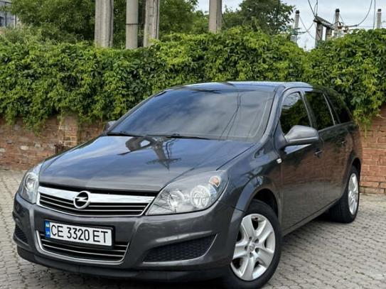 Opel Astra                           2012г. в рассрочку