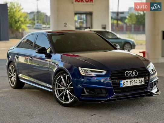 Audi A4                              2015г. в рассрочку