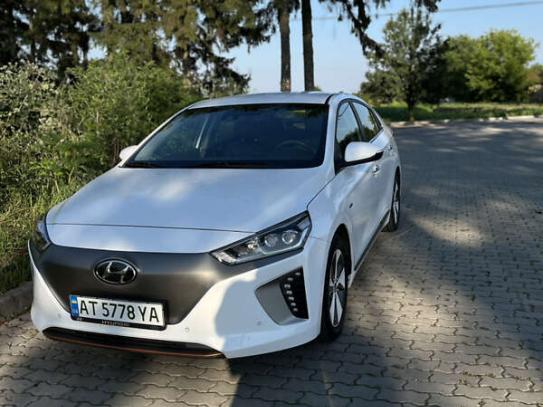 Hyundai Ioniq 2018р. у розстрочку