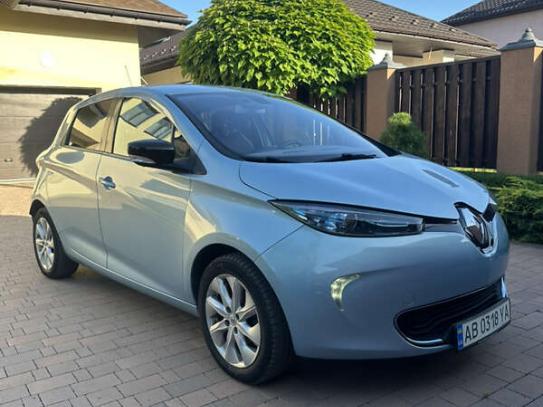 Renault Zoe                             2013г. в рассрочку
