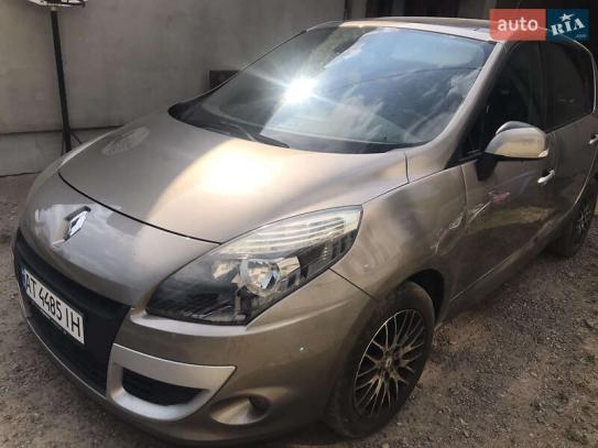 Renault Scenic
                          2010г. в рассрочку