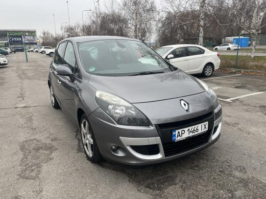 Renault Megane scenic 2009р. у розстрочку