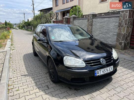 Volkswagen Golf                            2004г. в рассрочку