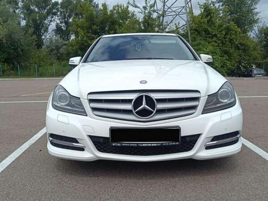 Mercedes-benz C-class 2013р. у розстрочку