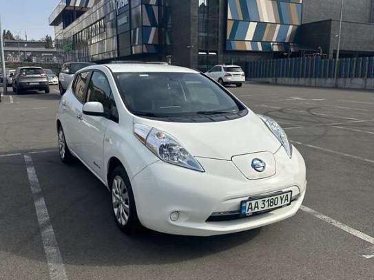 Nissan Leaf 2016г. в рассрочку