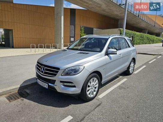 Mercedes-benz M-class 2012р. у розстрочку