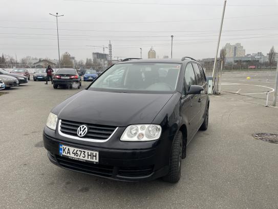 Volkswagen Touran 2006р. у розстрочку