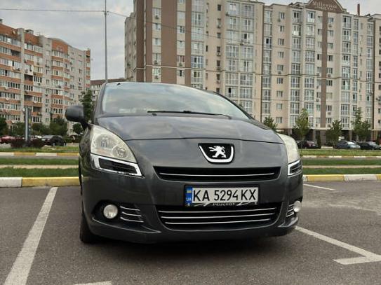 Peugeot 5008 2010р. у розстрочку