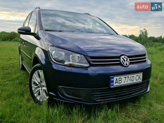 Volkswagen Touran                          2011г. в рассрочку
