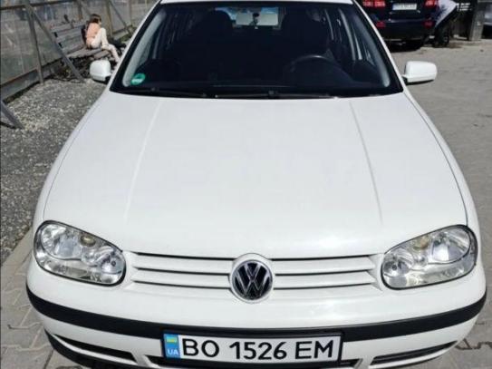 Volkswagen Golf 2005р. у розстрочку