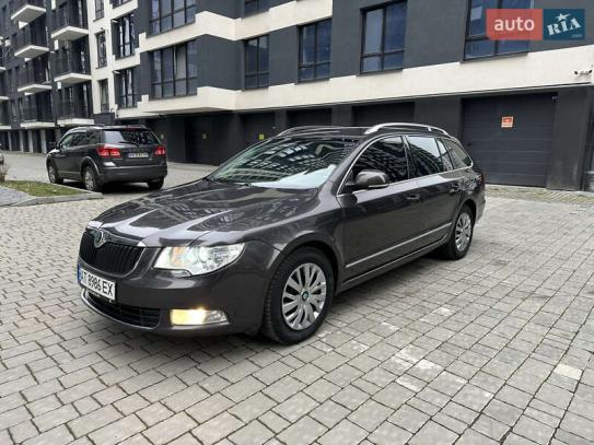 Skoda Superb 2012г. в рассрочку