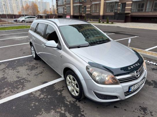 Opel Astra 2010г. в рассрочку