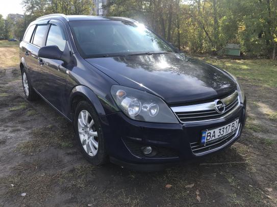 Opel Astra 2011г. в рассрочку