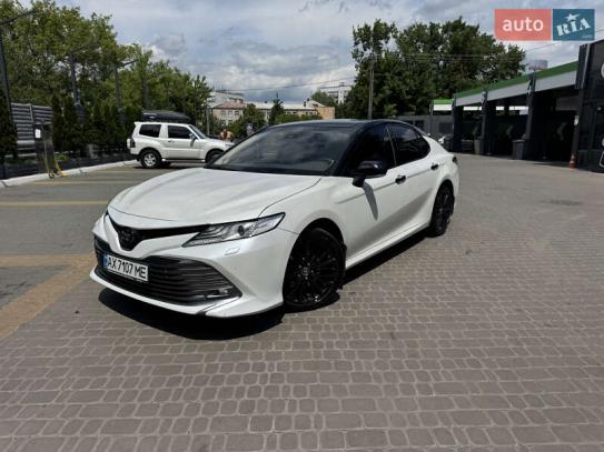 Toyota Camry                           2018г. в рассрочку