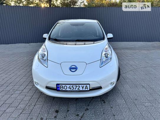 Nissan Leaf                            2015г. в рассрочку