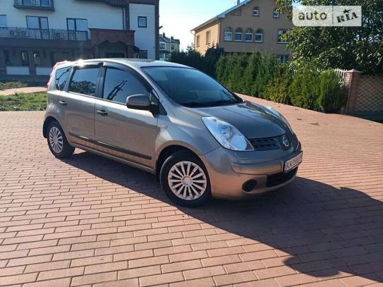 Nissan Note                            2008г. в рассрочку