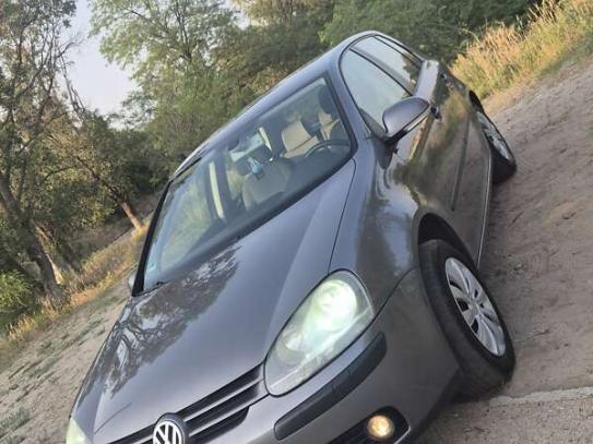 Volkswagen Golf
                            2004г. в рассрочку