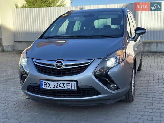 Opel Zafira
                          2014г. в рассрочку
