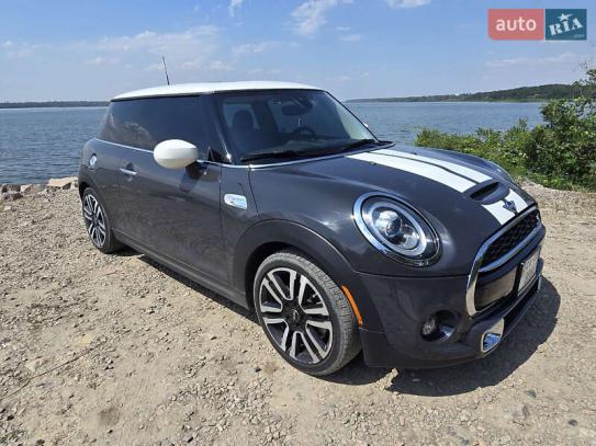 Mini Cooper
                          2019г. в рассрочку