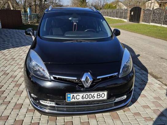 Renault Megane scenic 2013р. у розстрочку