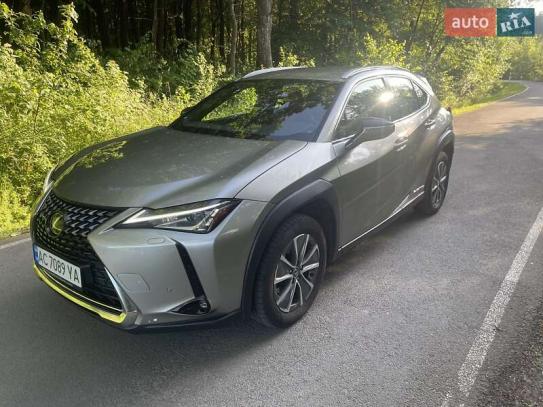 Lexus Ux                              2021г. в рассрочку