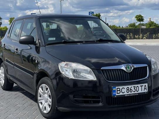 Skoda Fabia                           2009г. в рассрочку