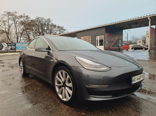 Tesla Model 3 2019р. у розстрочку