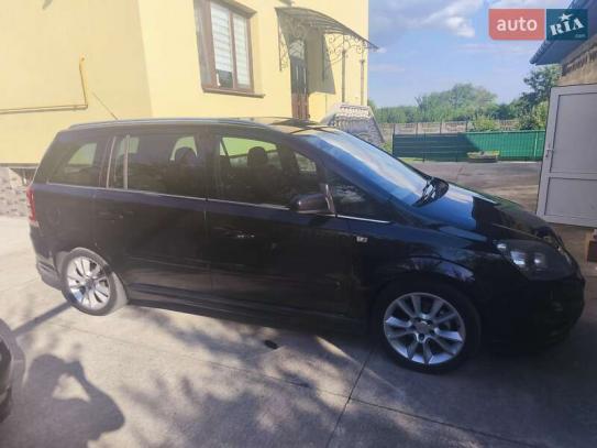 Opel Zafira 2008г. в рассрочку