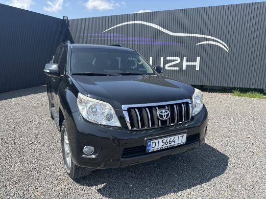 Toyota Land cruiser 150
                2011г. в рассрочку