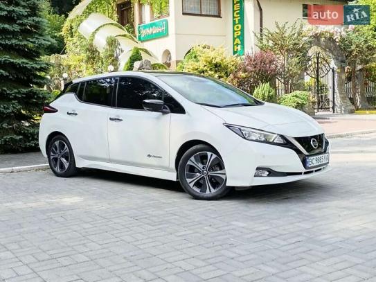 Nissan Leaf                            2018г. в рассрочку