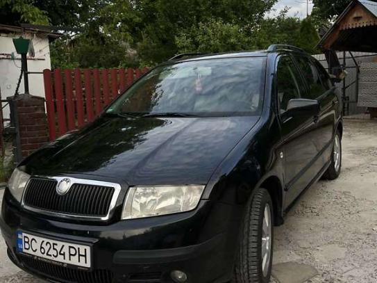 Skoda Fabia                           2007г. в рассрочку