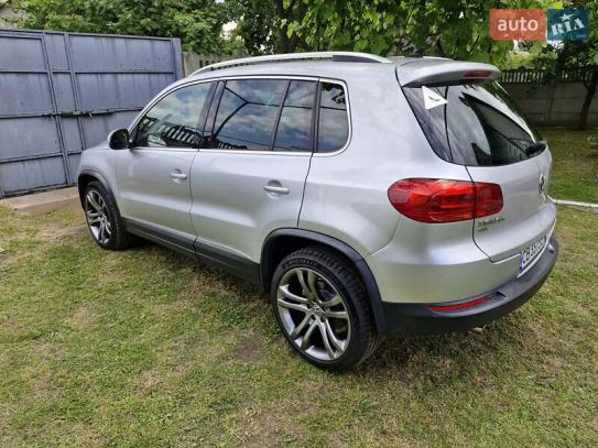 Volkswagen Tiguan
                          2016г. в рассрочку