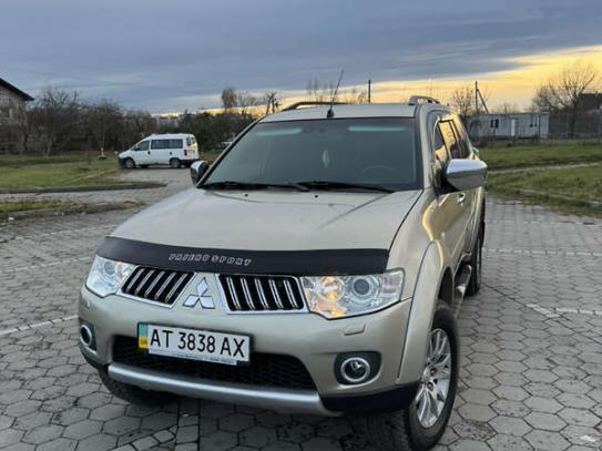 Mitsubishi Pajero sport 2.5 td 2011г. в рассрочку