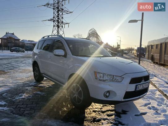 Mitsubishi Outlander                       2010г. в рассрочку