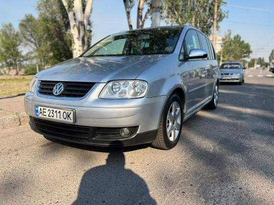 Volkswagen Touran
                          2004г. в рассрочку